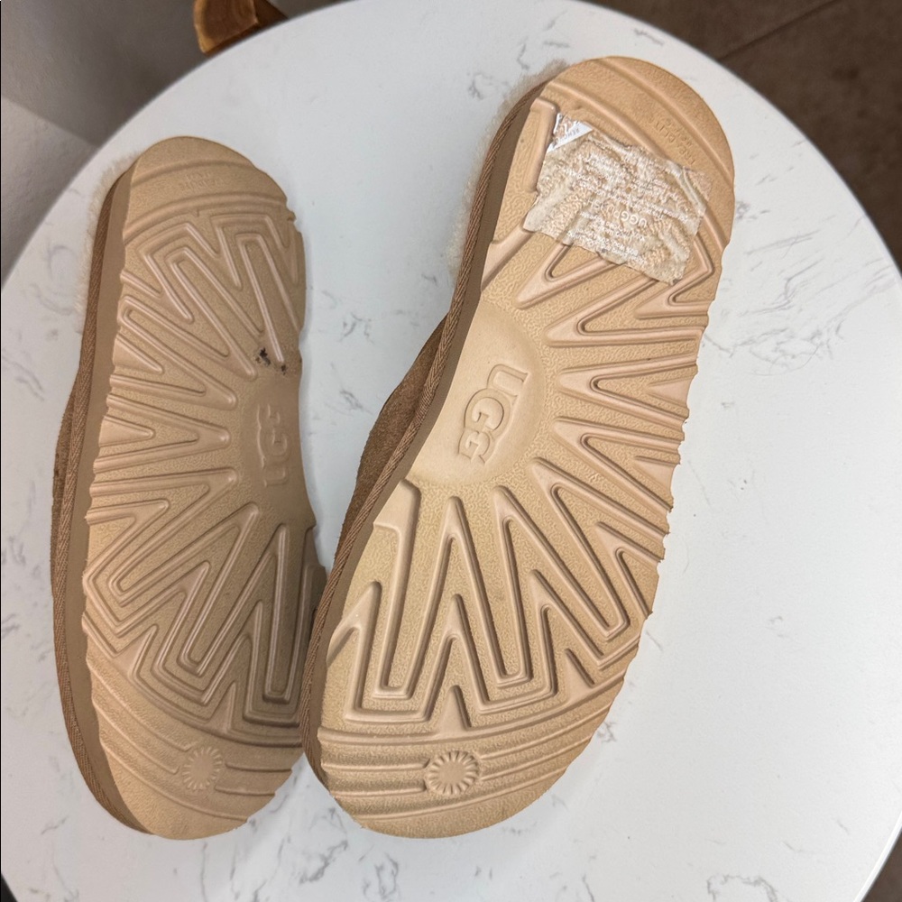 UGG Kids Keegan Brown Chestnut Slippers with Cream Lining - Kids youth 3 - Picture 8 of 14